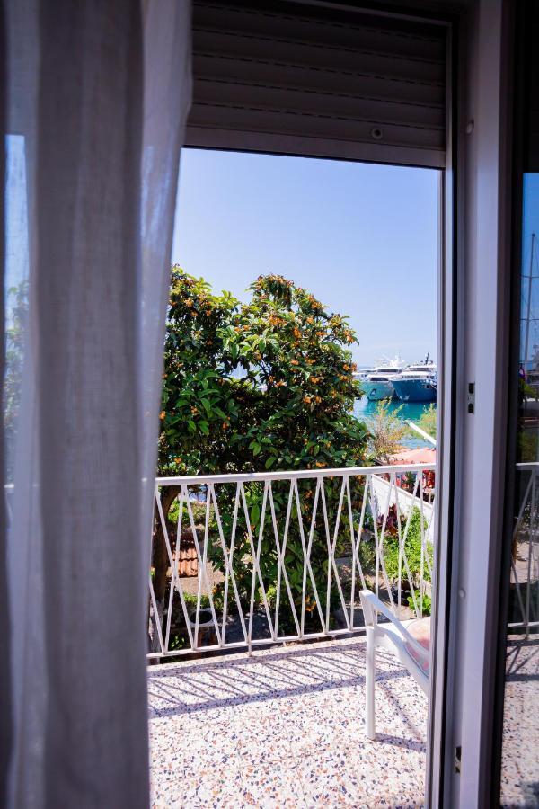 Mediterranean Garden Apartements