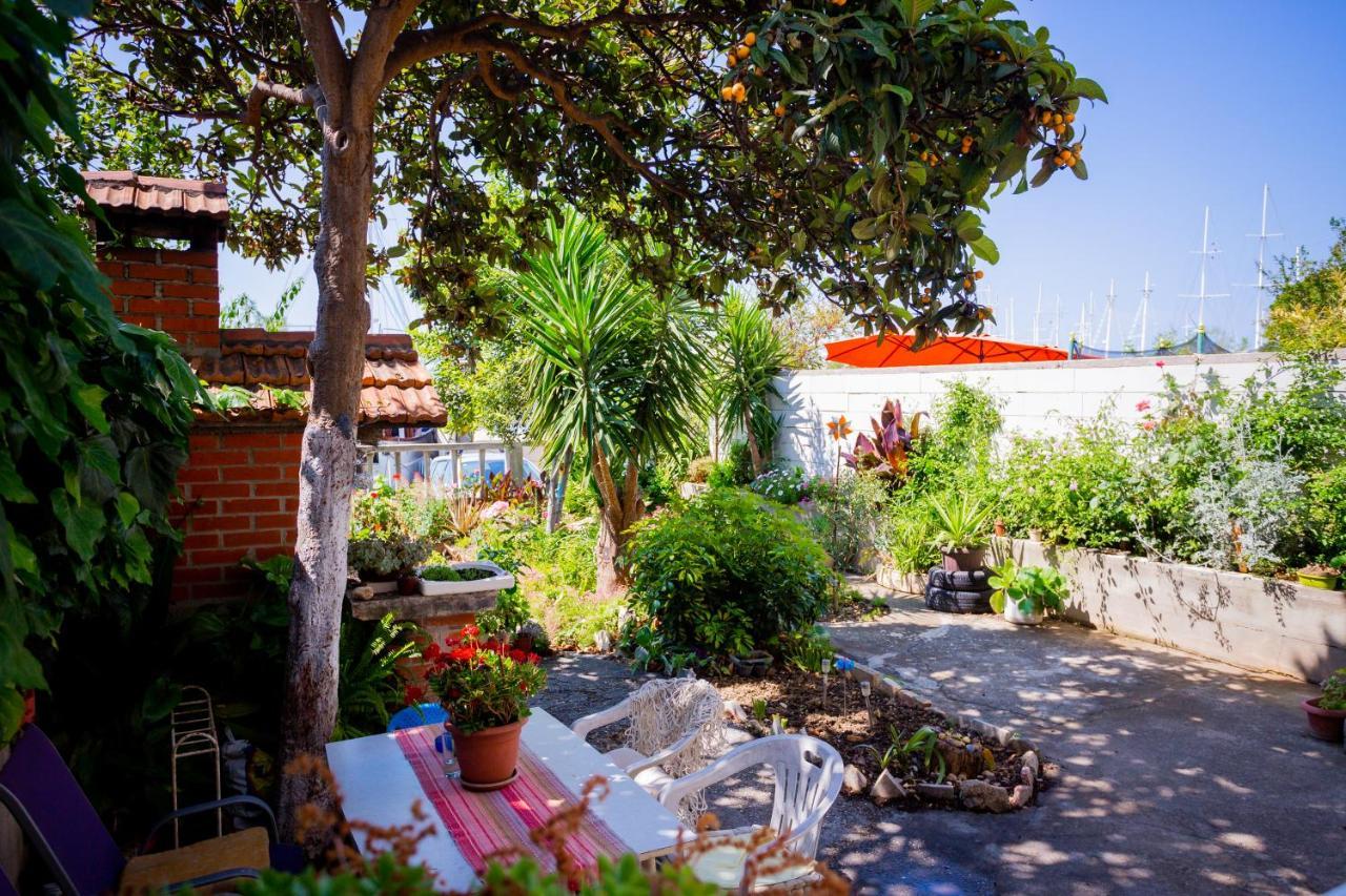 Mediterranean Garden Apartements Krilo