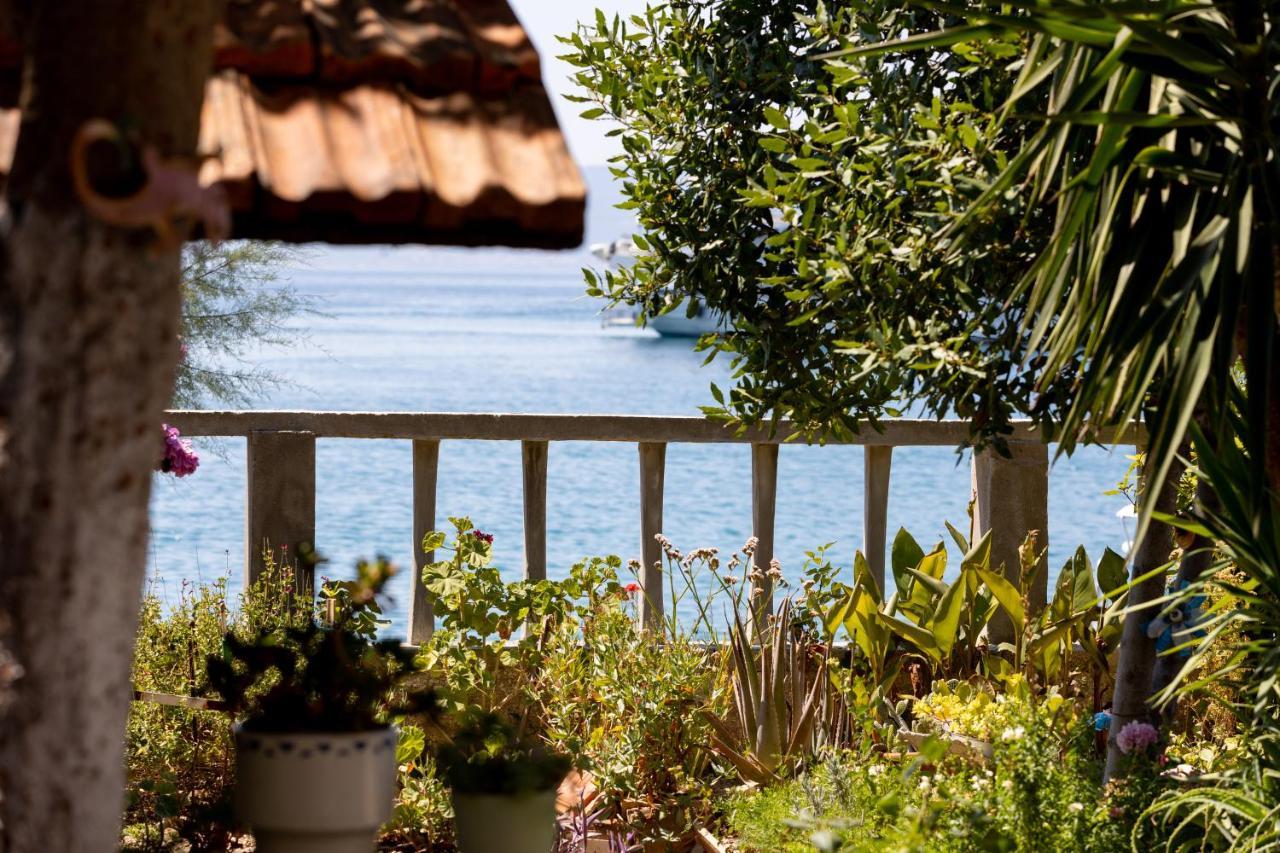 Mediterranean Garden Apartements Apartment Krilo