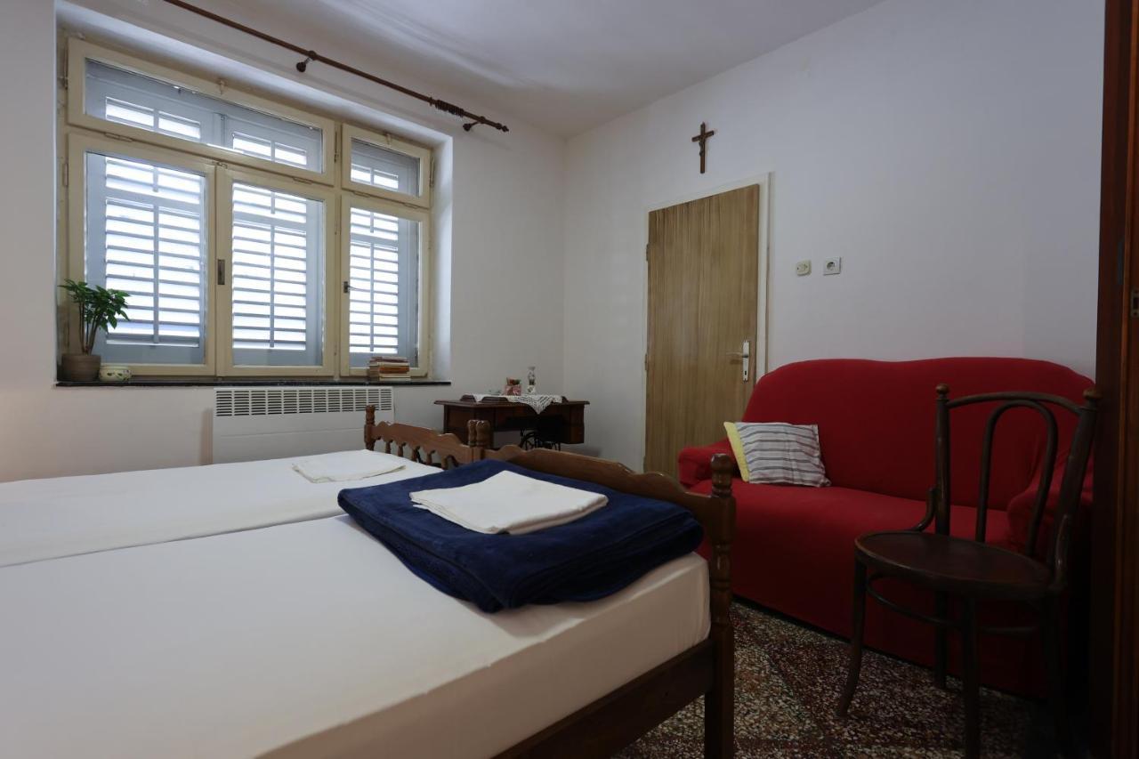 Mediterranean Garden Apartements Apartment