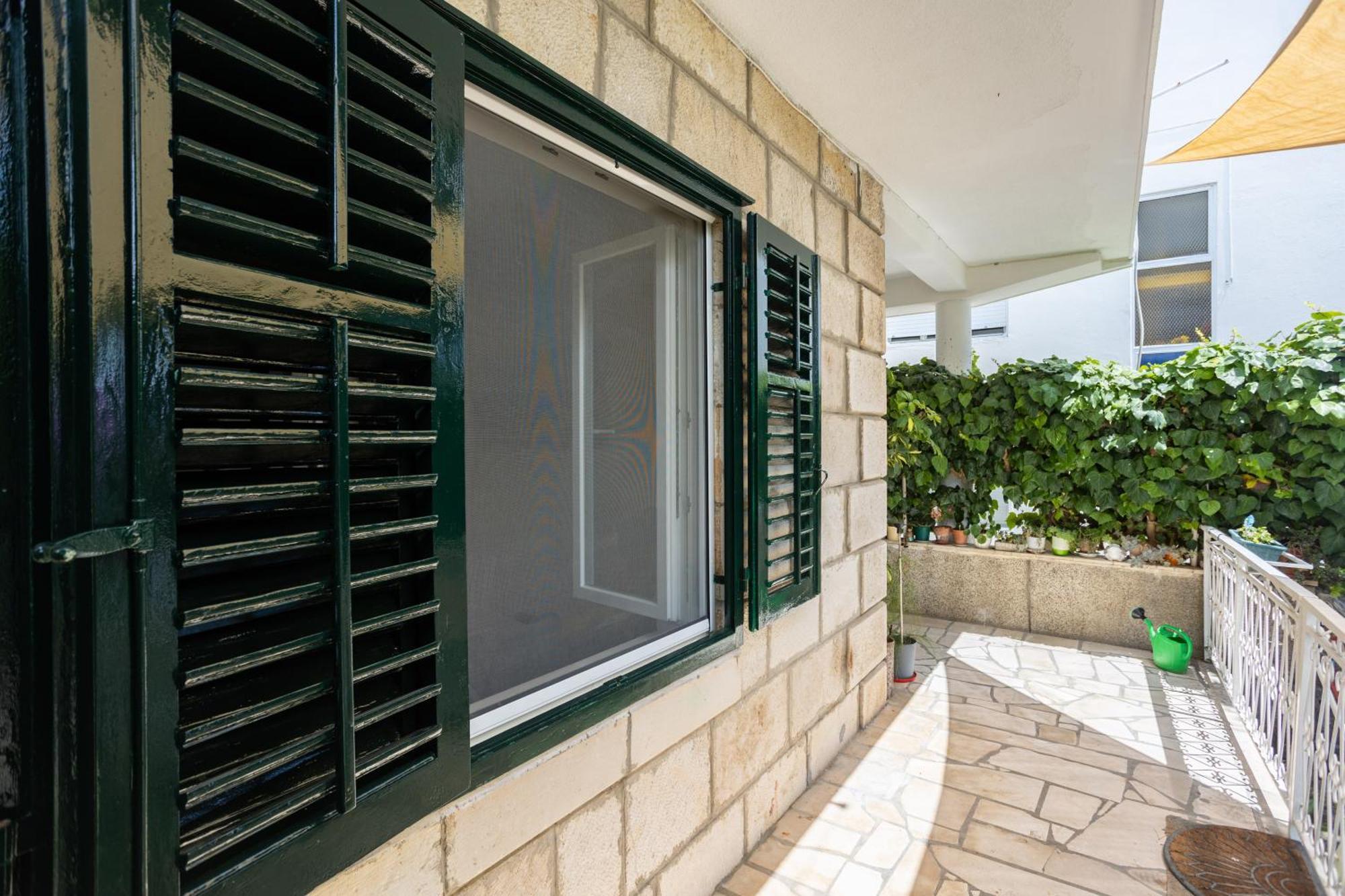 Mediterranean Garden Apartements Apartment Krilo