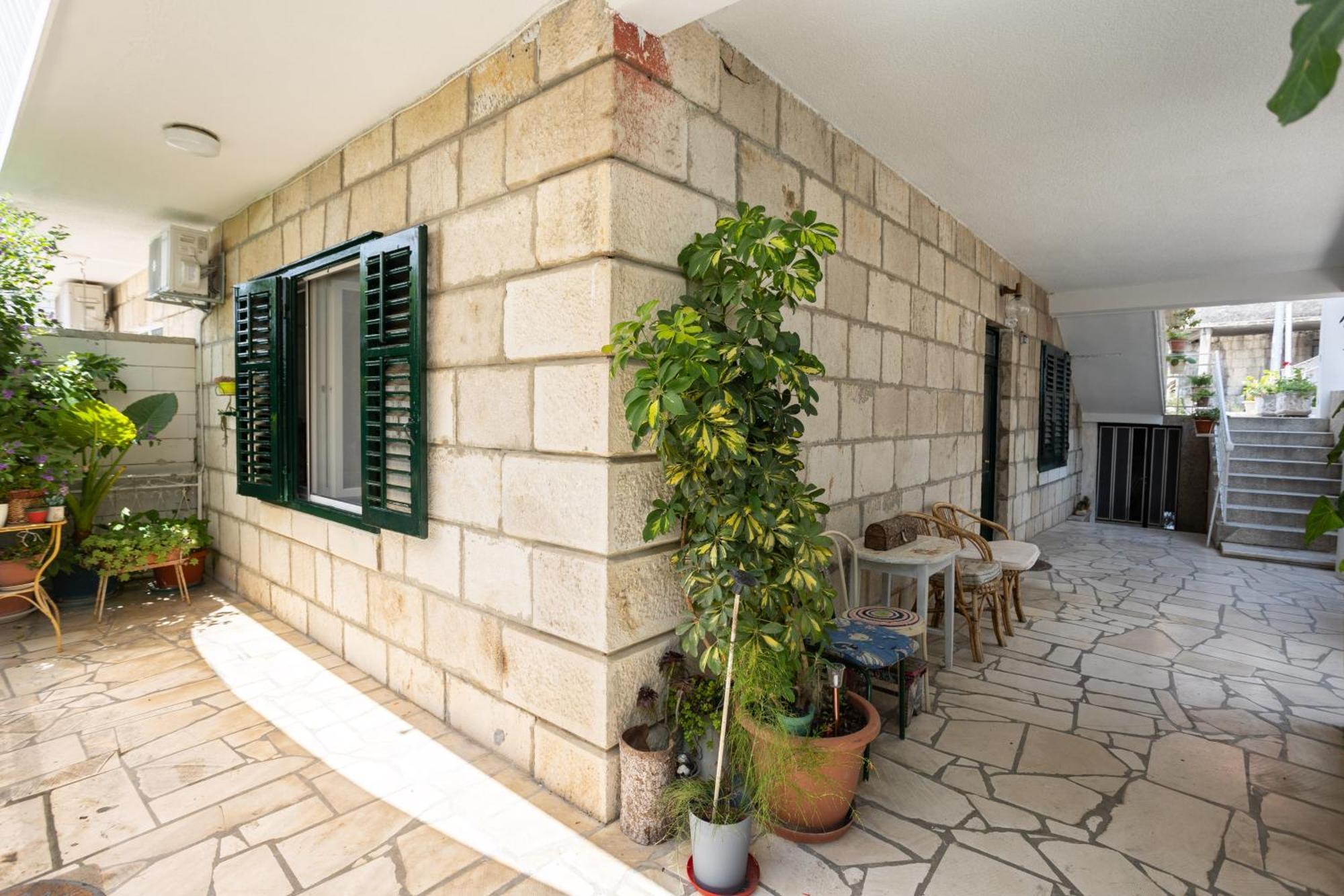 Mediterranean Garden Apartements